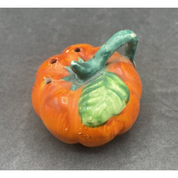 Vintage Ceramic Pumpkin Salt & Pepper Shakers Made In Japan - Picture 3 of 8